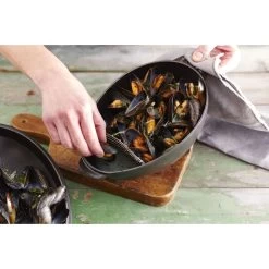 Staub Olla Para Mejillones 25 Cm, Hierro Fundido, Negro 10 Staub Olla Para Mejillones 25 Cm, Hierro Fundido, Negro -Cocina Comercio 000016790