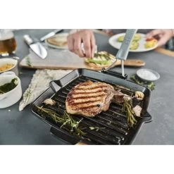 Staub Grill Con Vertedor 24 X 24 Cm, Hierro Fundido, Negro -Cocina Comercio 424418857