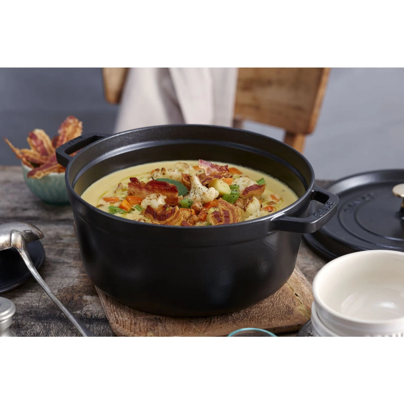 Staub Cocotte 28 Cm, Redondo, Negro, Hierro Fundido 8 Staub Cocotte 28 Cm, Redondo, Negro, Hierro Fundido - Imagen 6