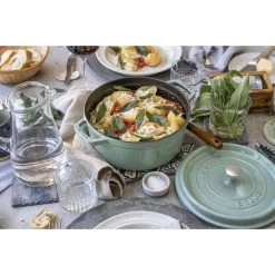 Staub Cocotte 28 Cm, Redondo, Salvia, Hierro Fundido 13 Staub Cocotte 28 Cm, Redondo, Salvia, Hierro Fundido -Cocina Comercio 750035333