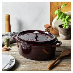 Staub Cocotte 31 Cm, Ovalado, Granadina, Hierro Fundido -Cocina Comercio 750058436
