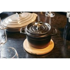 Staub Salvamanteles Magnético 16 Cm, Redondo, Haya, Marrón -Cocina Comercio 000011403