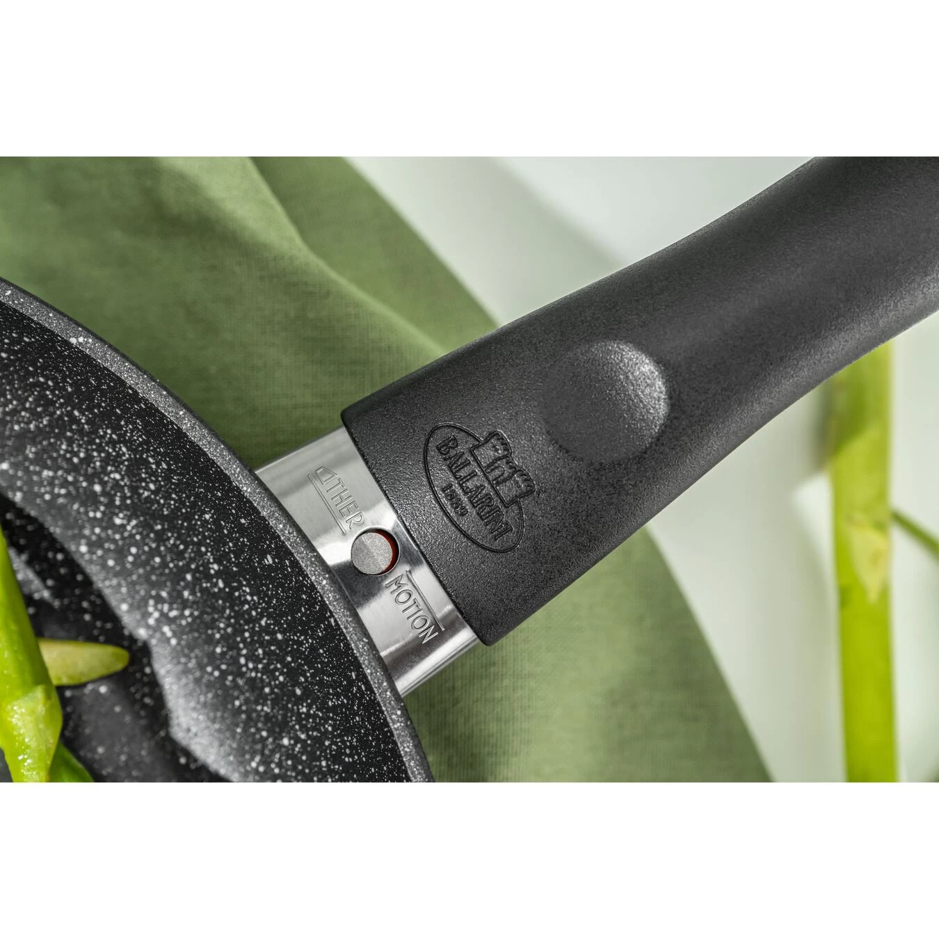 Ballarini Cazuela Con Tapa De Cristal 28 Cm, Aluminio 6 Ballarini Cazuela Con Tapa De Cristal 28 Cm, Aluminio - Imagen 4